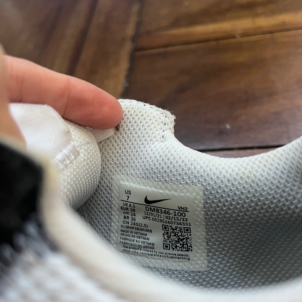 Nike Air Max Women's Sneakers White, Black, Mint Green - Picture 4 of 6